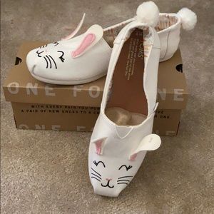 TOMS never worn bunny shoes size 8